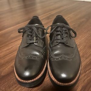 Men’s 9D pre owned COACH wingtip dress shoes